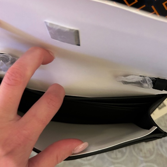 Tory Burch Emerson Wallet on a Chain Crossbody Bag Black Silver - Picture 9 of 12